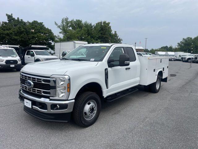 new 2025 Ford F-350 car, priced at $73,000