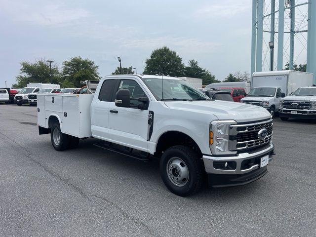 new 2025 Ford F-350 car, priced at $73,000