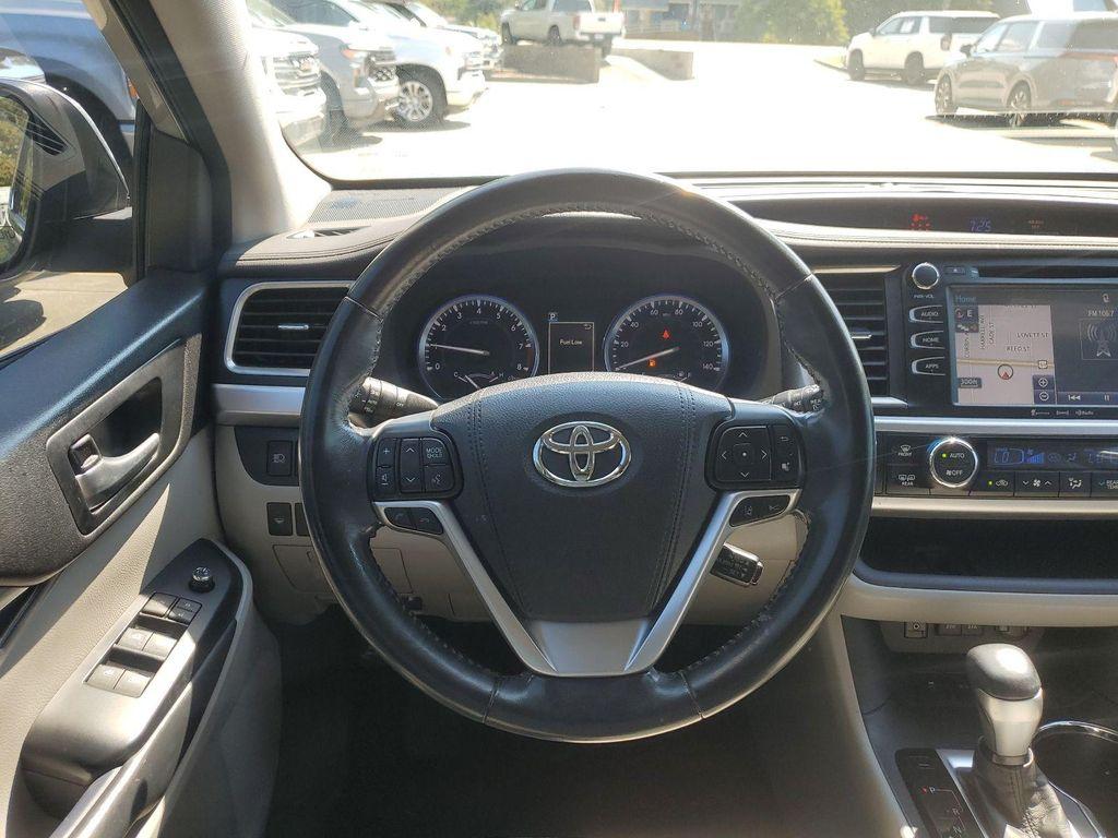 used 2018 Toyota Highlander car, priced at $21,254