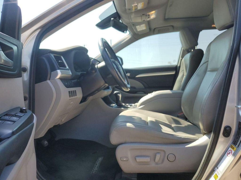 used 2018 Toyota Highlander car, priced at $21,254