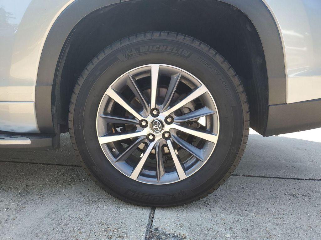 used 2018 Toyota Highlander car, priced at $21,254