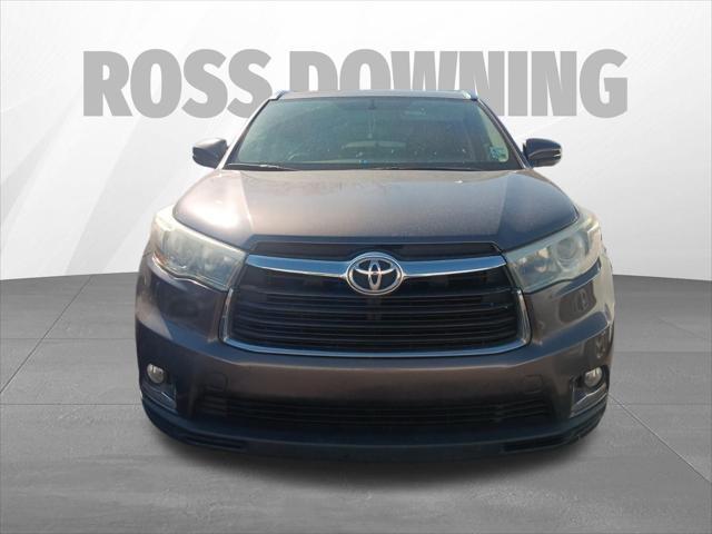 used 2015 Toyota Highlander car, priced at $14,422