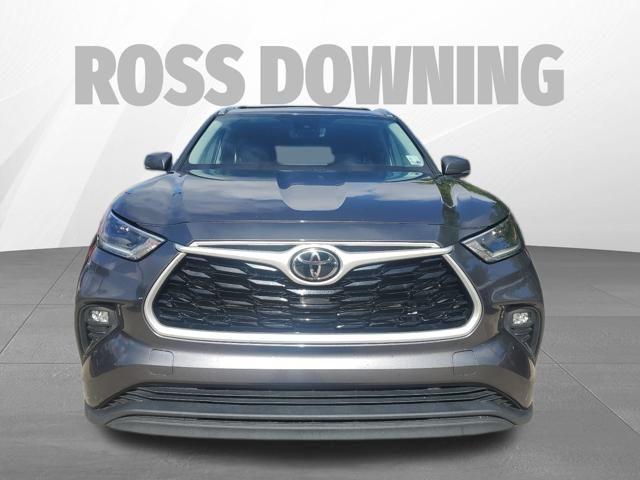 used 2021 Toyota Highlander car, priced at $23,534