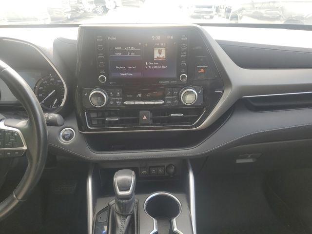 used 2021 Toyota Highlander car, priced at $23,534
