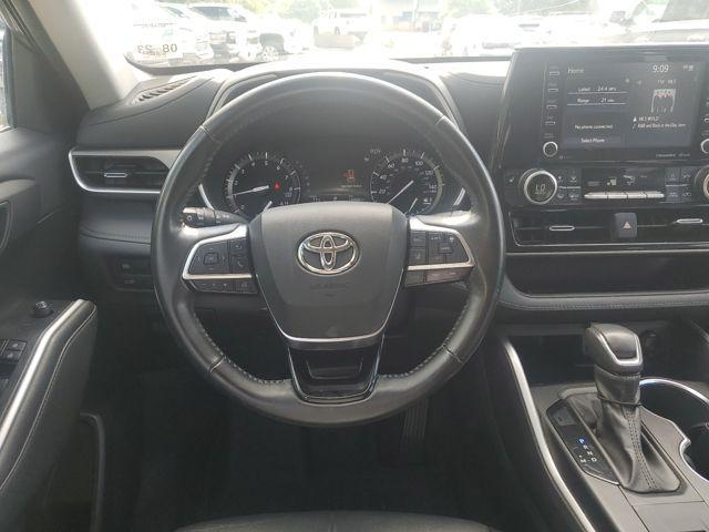 used 2021 Toyota Highlander car, priced at $23,534