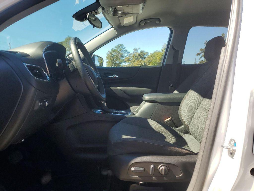 used 2024 Chevrolet Equinox car, priced at $21,589