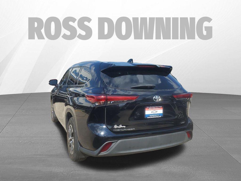 used 2020 Toyota Highlander car, priced at $28,660
