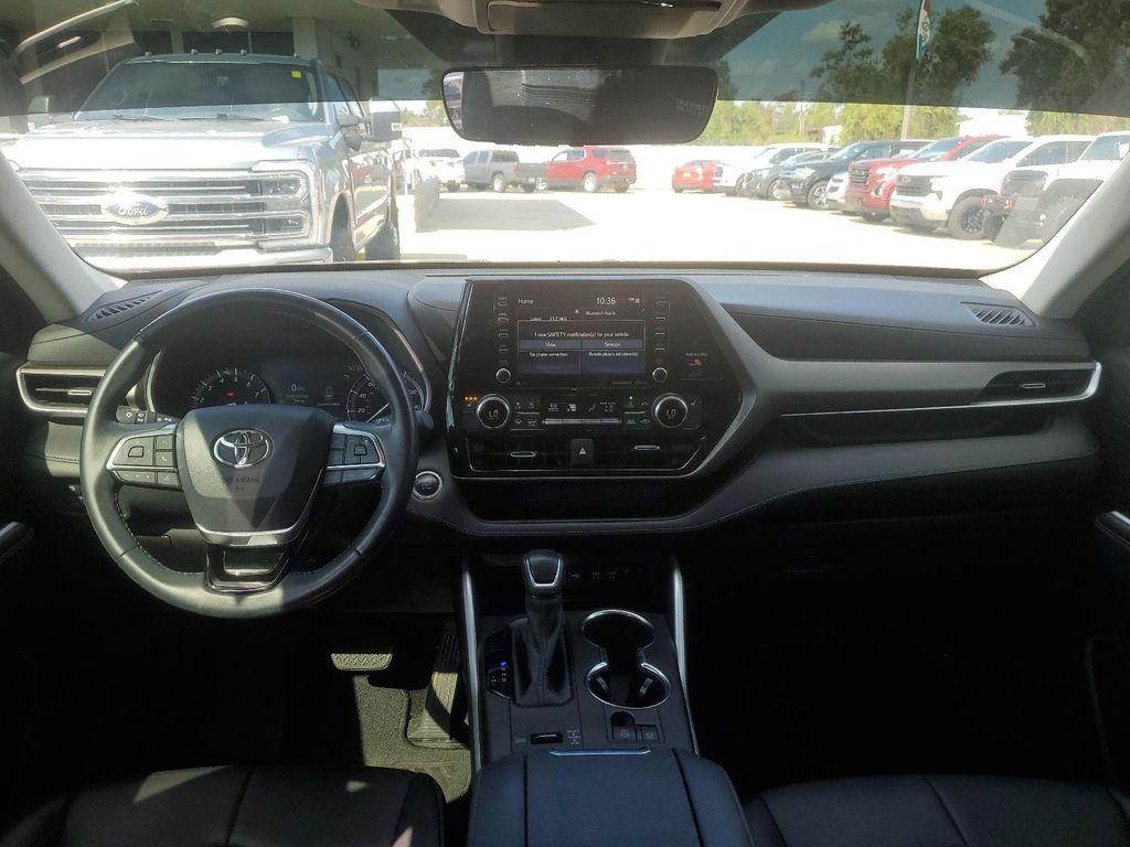used 2020 Toyota Highlander car, priced at $28,660
