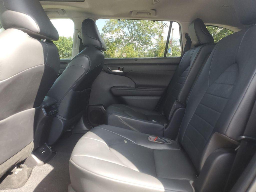 used 2020 Toyota Highlander car, priced at $28,660