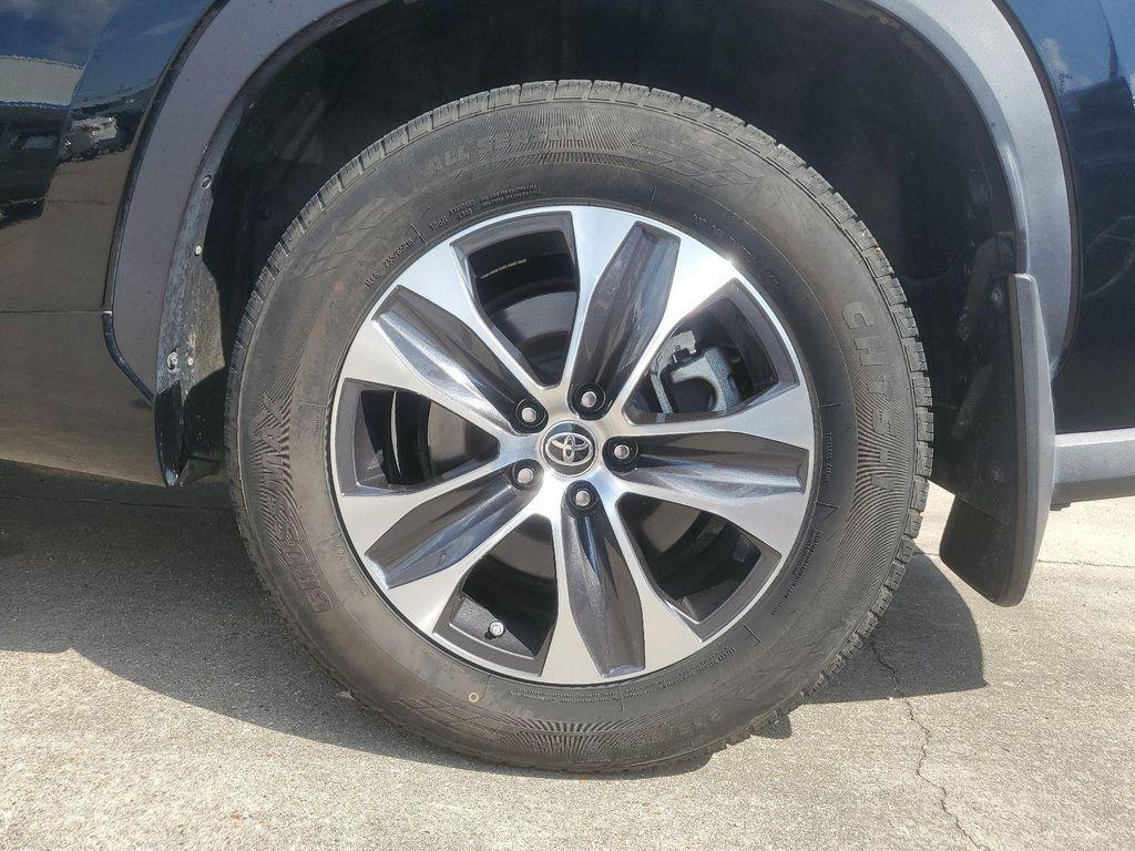 used 2020 Toyota Highlander car, priced at $28,660