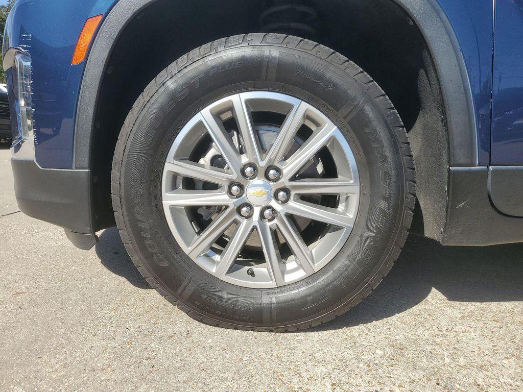 used 2022 Chevrolet Traverse car, priced at $23,539