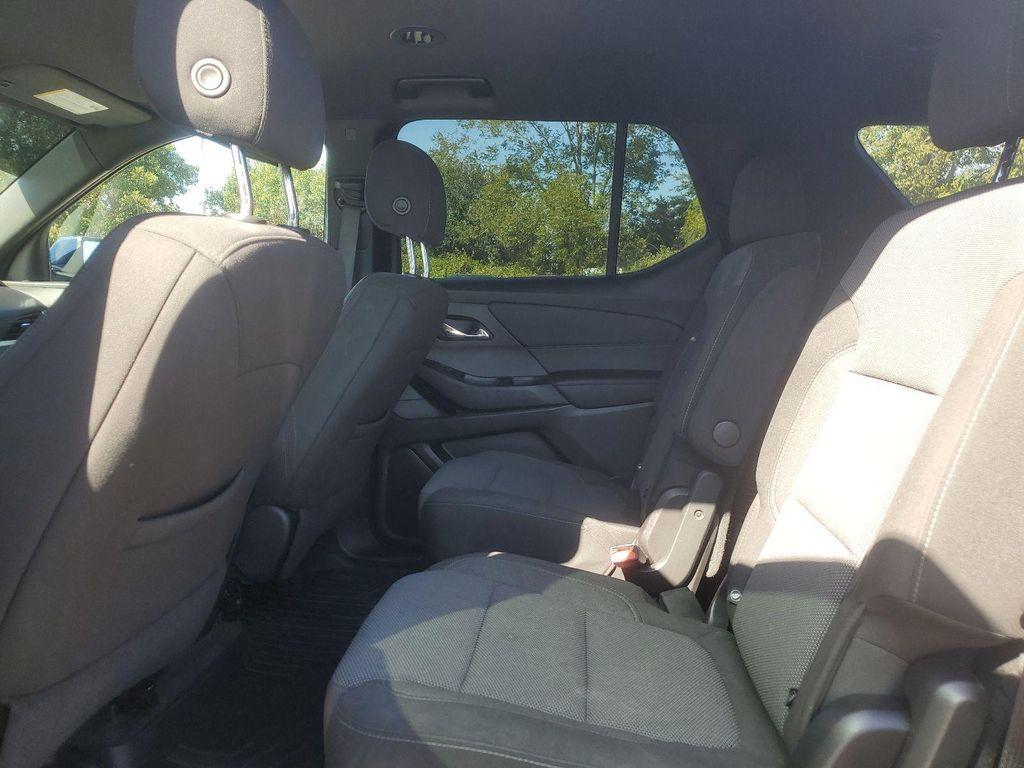 used 2022 Chevrolet Traverse car, priced at $23,539