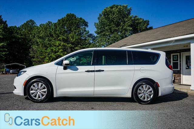 used 2018 Chrysler Pacifica car, priced at $12,500