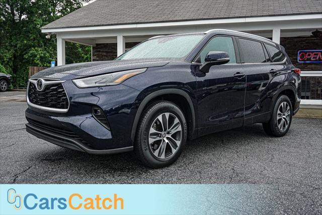 used 2022 Toyota Highlander car, priced at $30,999