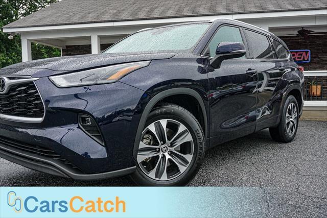 used 2022 Toyota Highlander car, priced at $30,999