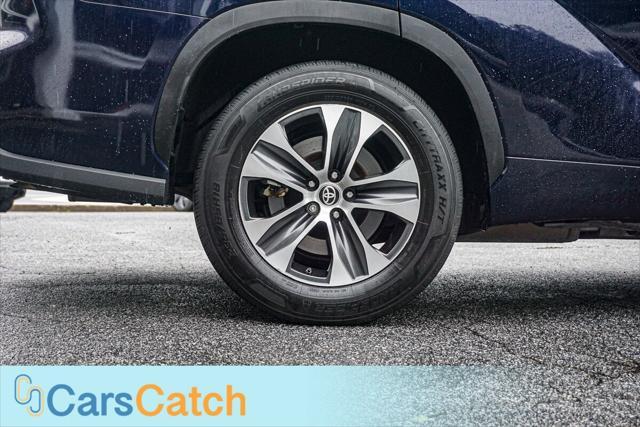 used 2022 Toyota Highlander car, priced at $30,999