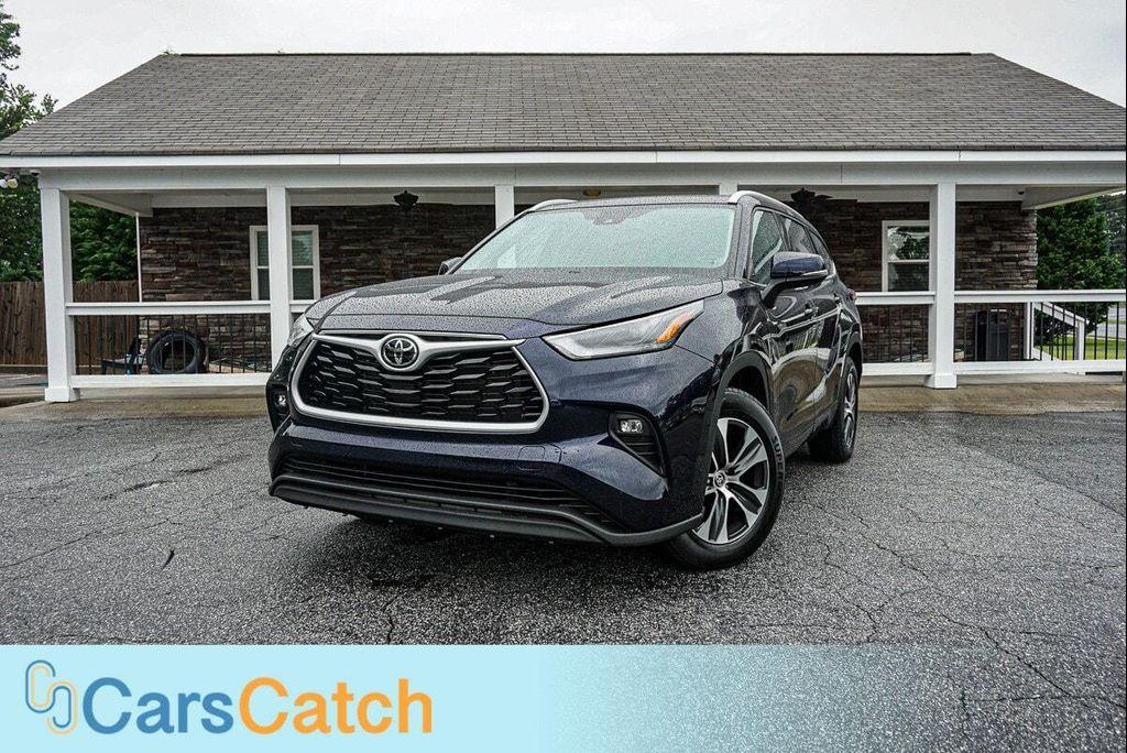 used 2022 Toyota Highlander car, priced at $26,999