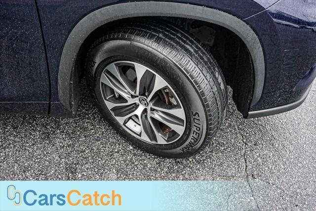 used 2022 Toyota Highlander car, priced at $30,999