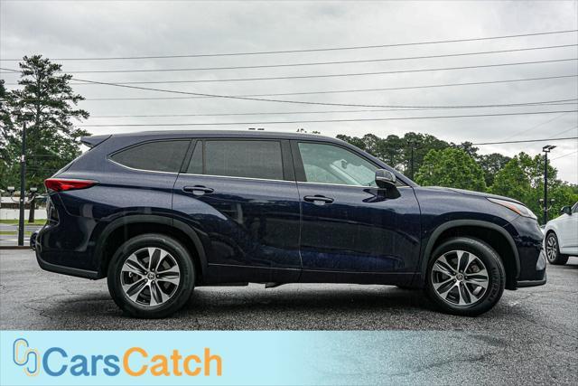 used 2022 Toyota Highlander car, priced at $30,999