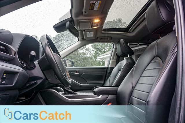 used 2022 Toyota Highlander car, priced at $30,999