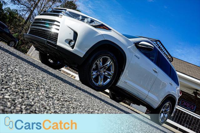 used 2019 Toyota Highlander Hybrid car, priced at $34,999