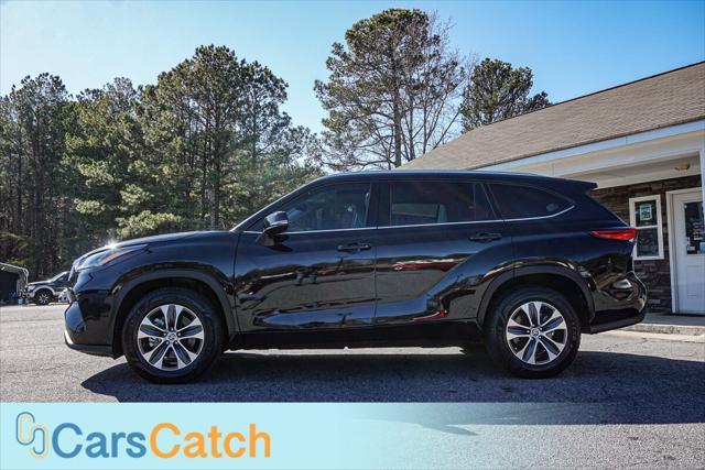 used 2022 Toyota Highlander car, priced at $28,999