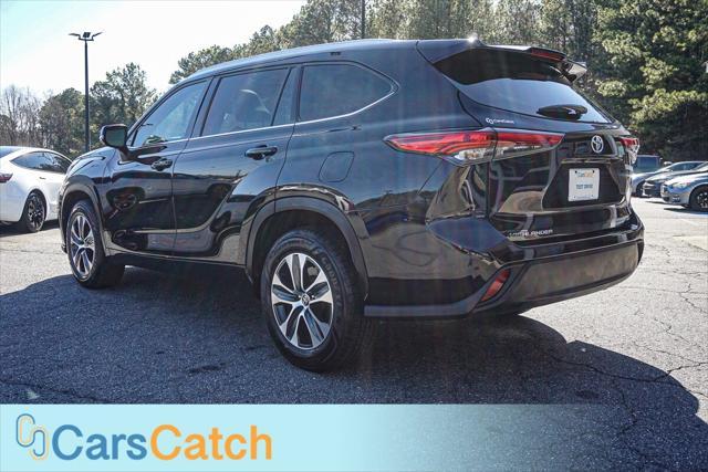 used 2022 Toyota Highlander car, priced at $28,999