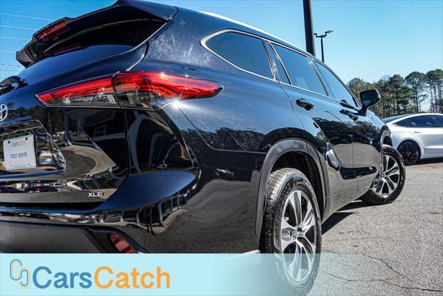 used 2022 Toyota Highlander car, priced at $28,999