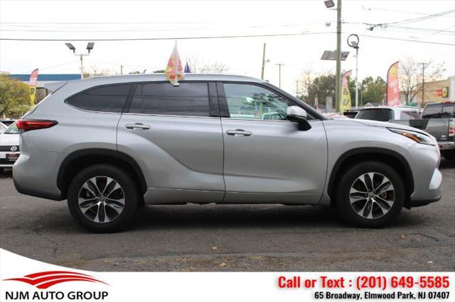 used 2021 Toyota Highlander car, priced at $29,995