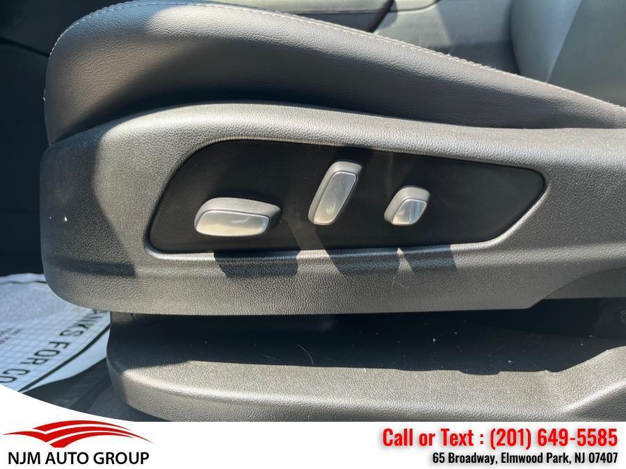 used 2020 Cadillac XT5 car, priced at $13,995
