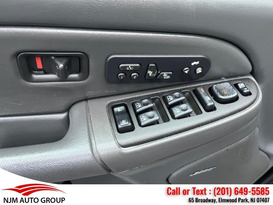 used 2004 Chevrolet Avalanche car, priced at $3,750