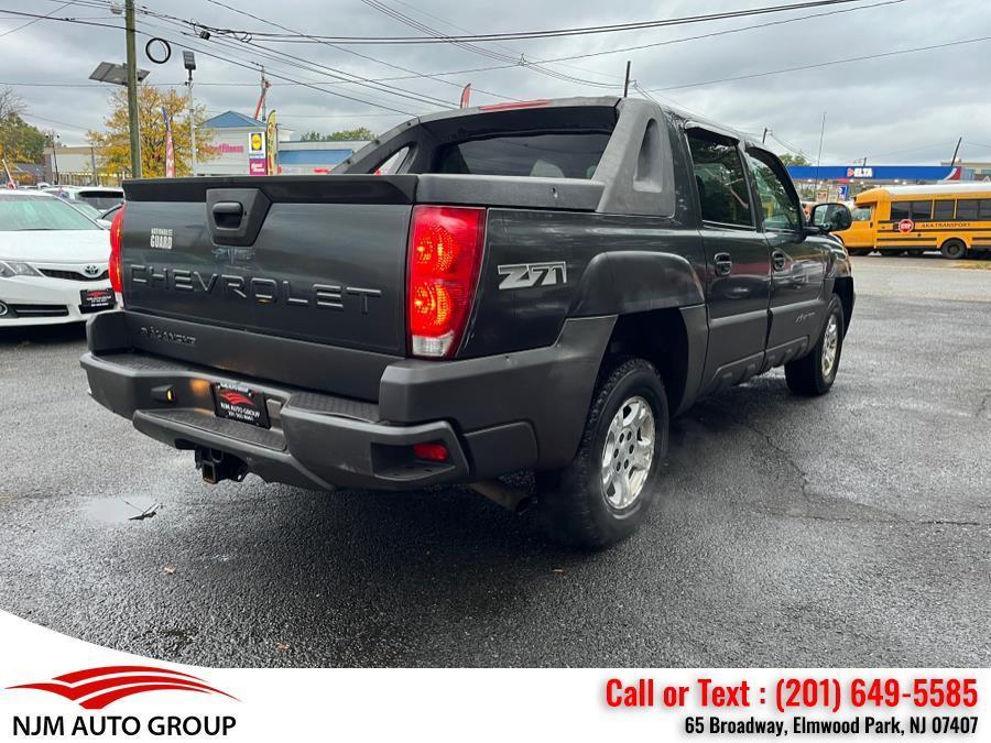 used 2004 Chevrolet Avalanche car, priced at $3,750