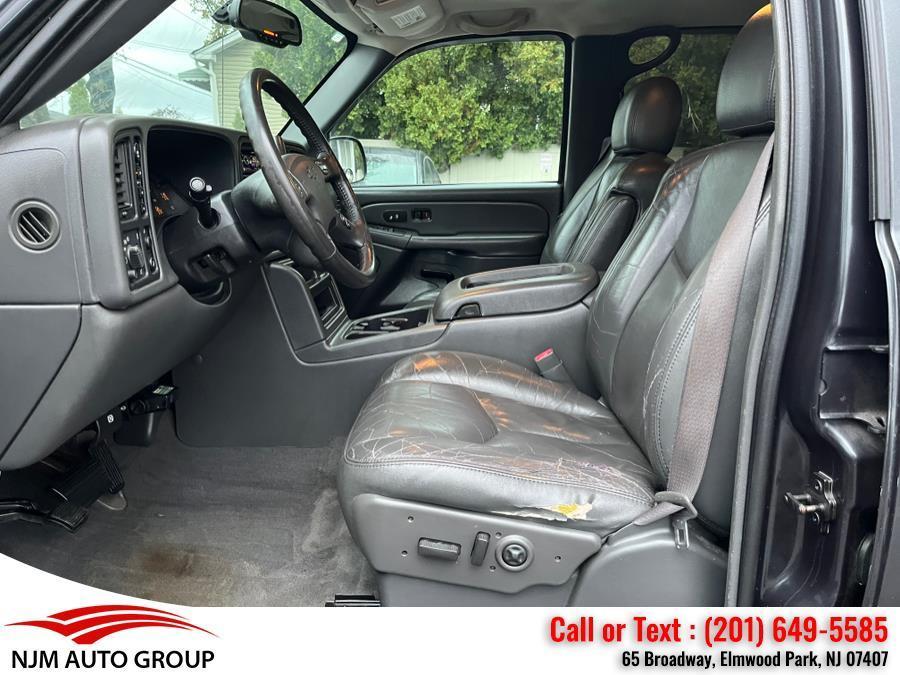 used 2004 Chevrolet Avalanche car, priced at $3,750