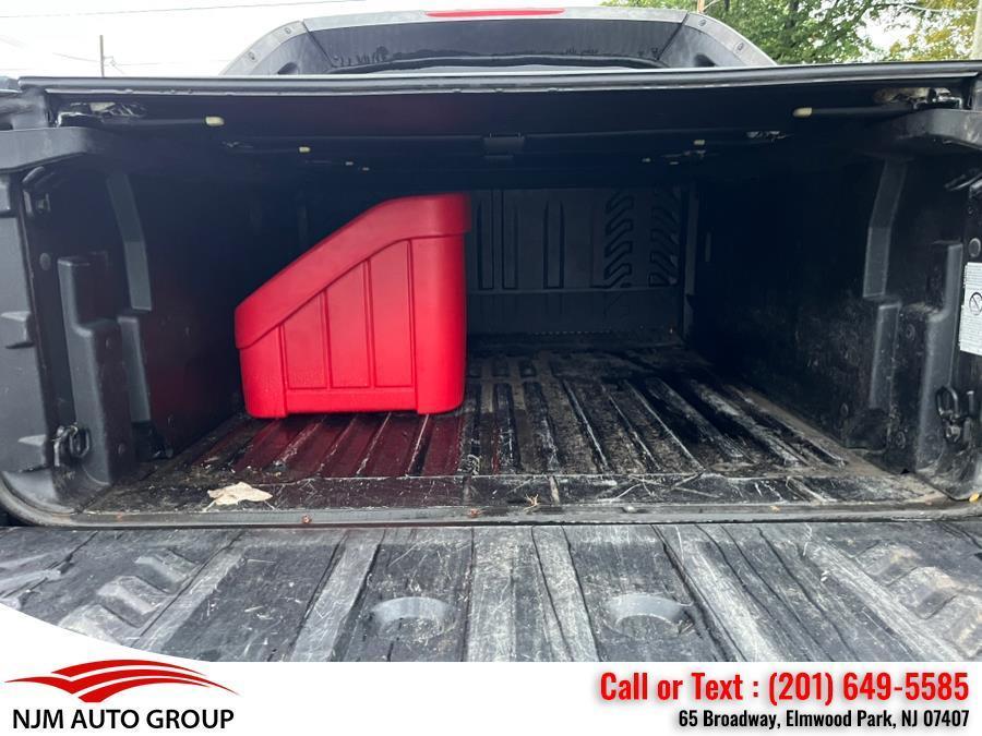 used 2004 Chevrolet Avalanche car, priced at $3,750