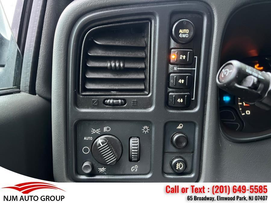 used 2004 Chevrolet Avalanche car, priced at $3,750