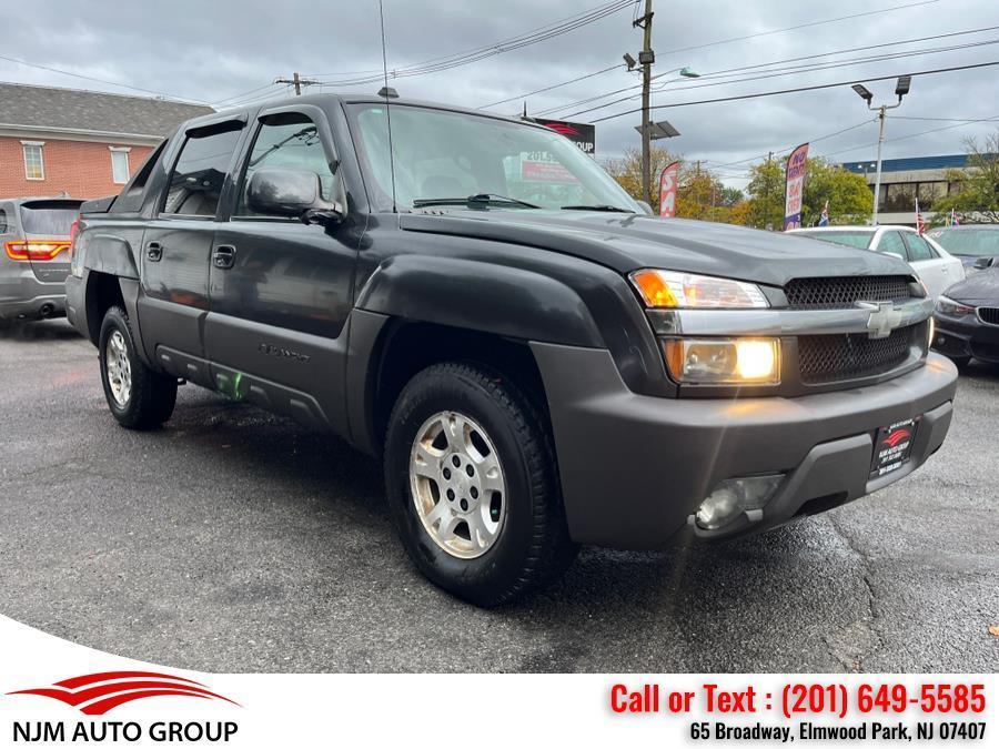 used 2004 Chevrolet Avalanche car, priced at $3,750
