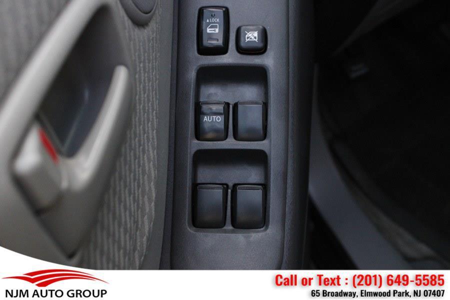 used 2006 Toyota Highlander car, priced at $6,900