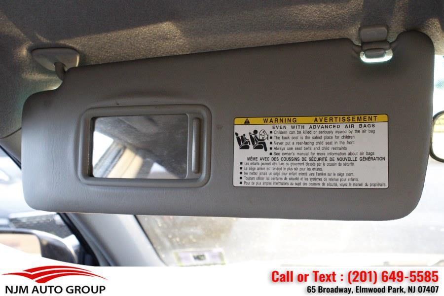 used 2006 Toyota Highlander car, priced at $6,900