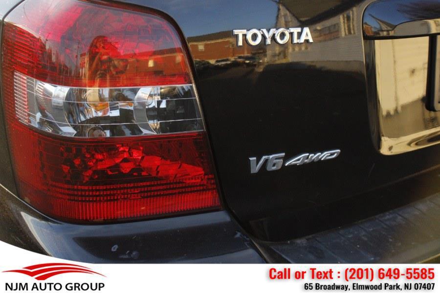 used 2006 Toyota Highlander car, priced at $6,900
