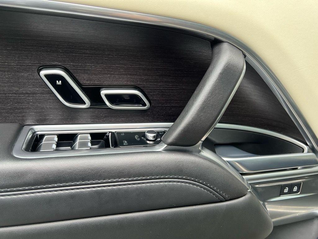 used 2023 Land Rover Range Rover car, priced at $95,899