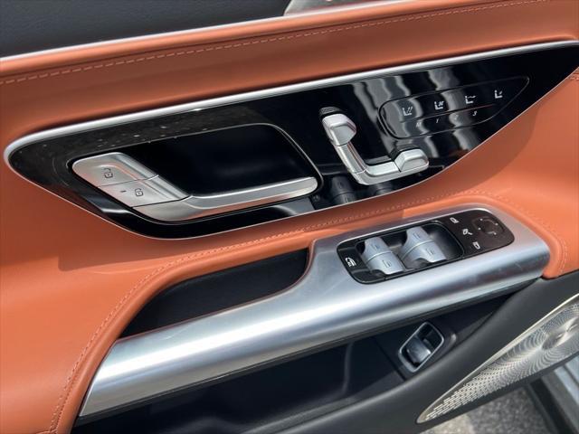 used 2025 Mercedes-Benz AMG SL 43 car, priced at $109,888