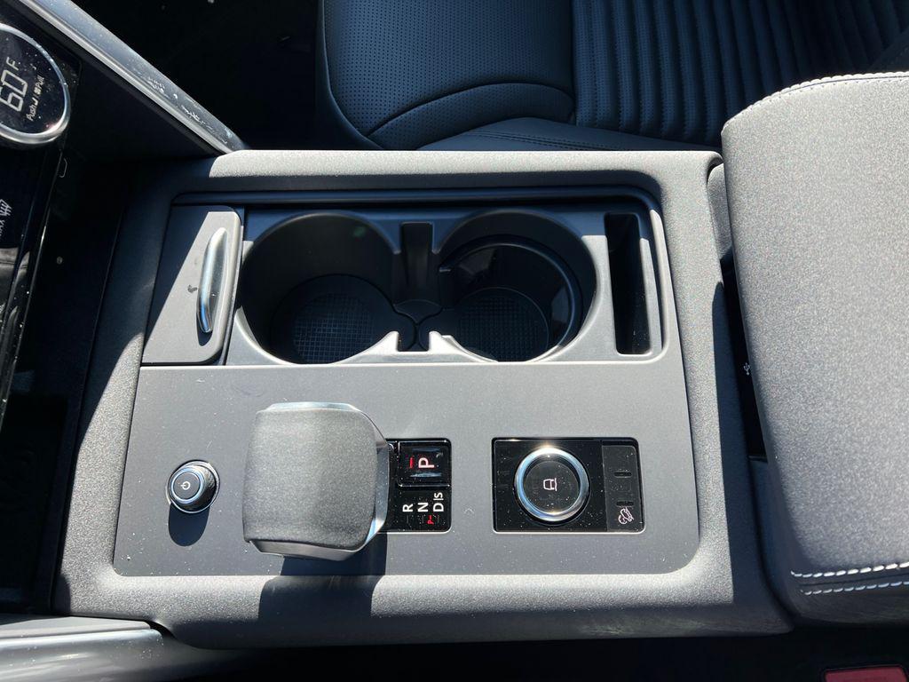 new 2025 Land Rover Discovery car, priced at $63,888