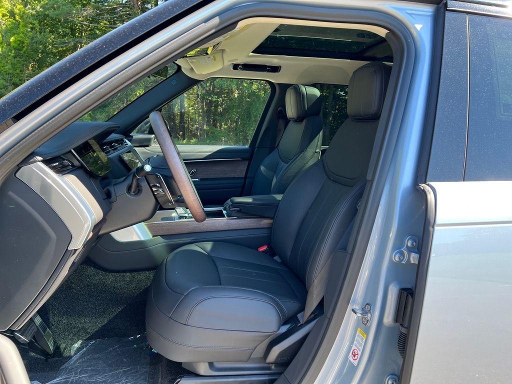 new 2025 Land Rover Range Rover car, priced at $155,980