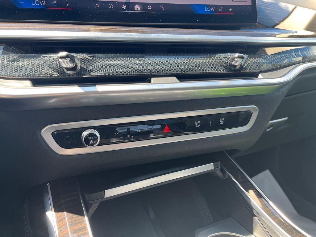 used 2024 BMW X7 car, priced at $59,995