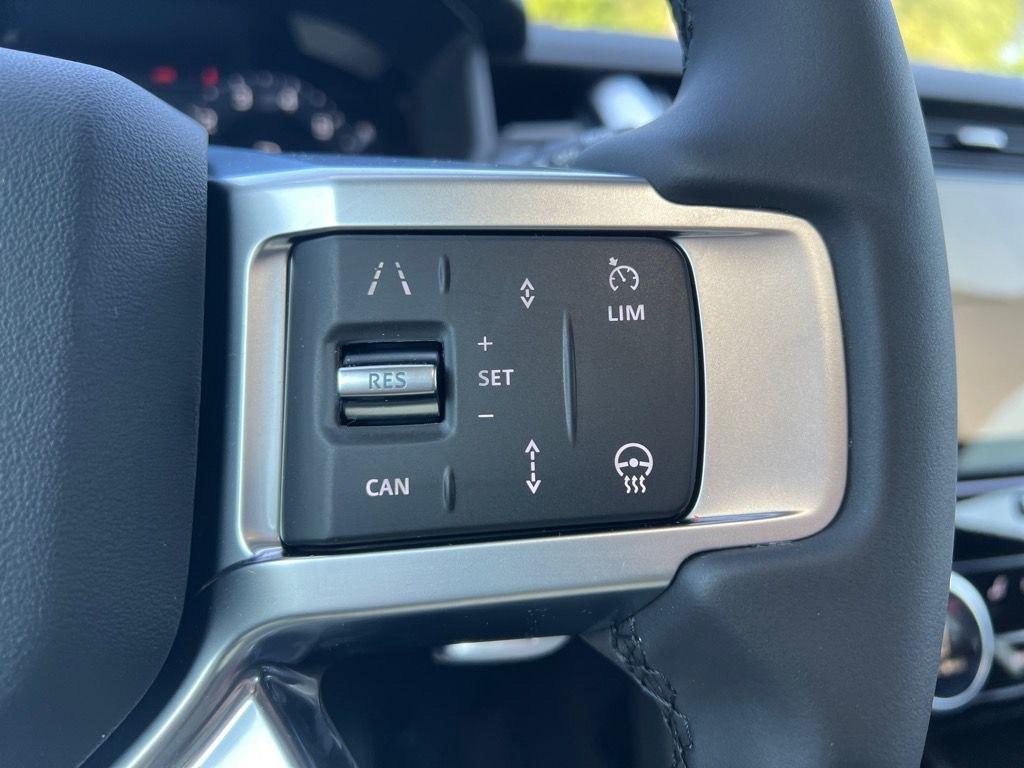 new 2025 Land Rover Discovery car, priced at $67,528