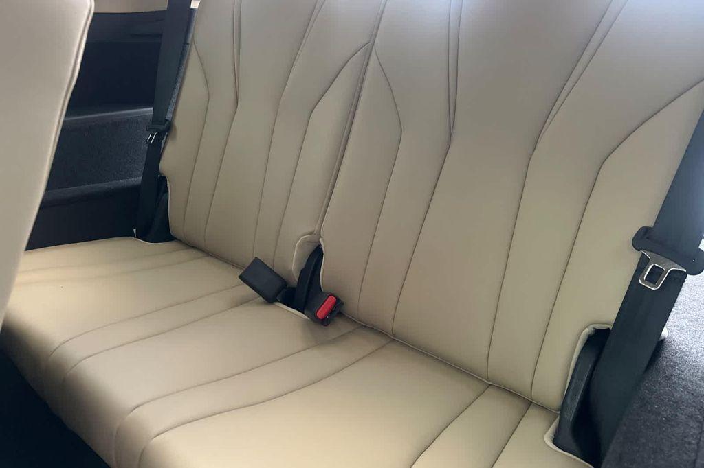 new 2025 Acura MDX car, priced at $59,250