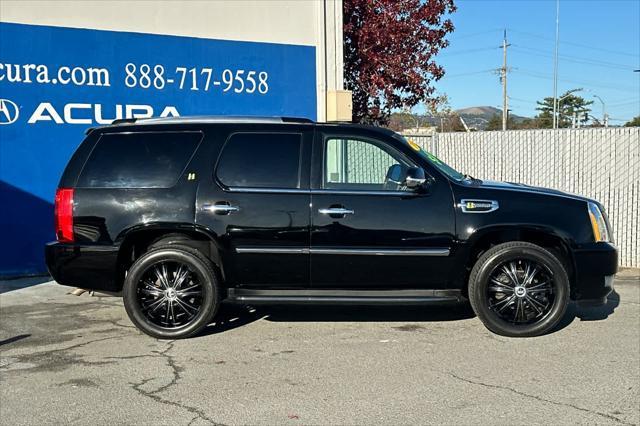 used 2012 Cadillac Escalade Hybrid car, priced at $16,998