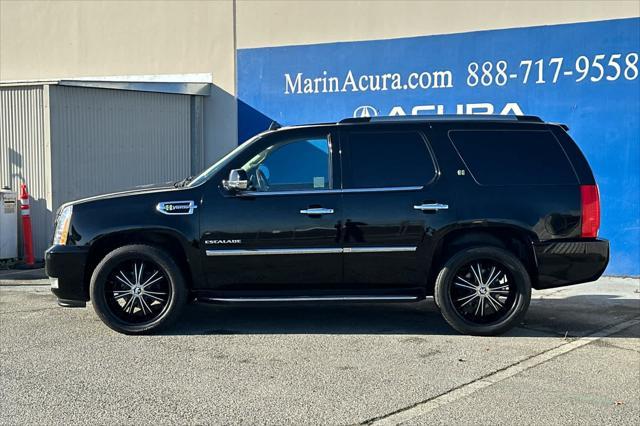 used 2012 Cadillac Escalade Hybrid car, priced at $16,998