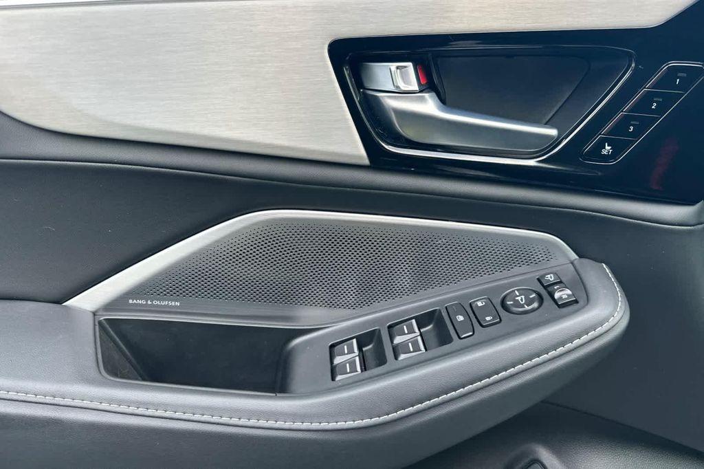 used 2025 Acura MDX car, priced at $49,800