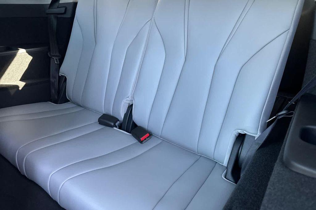 new 2025 Acura MDX car, priced at $58,650